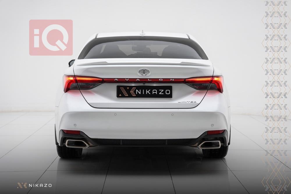 تويوتا أفالون